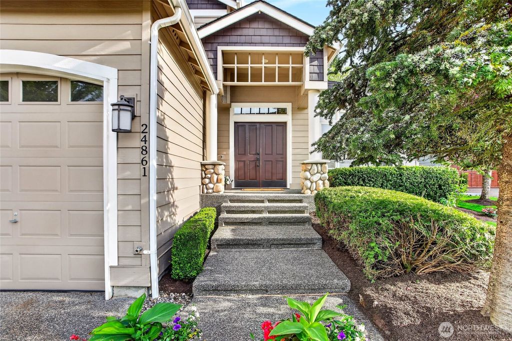 Photo of 24861 NE 1st Place, Sammamish, WA 98074 (MLS # 2521938)