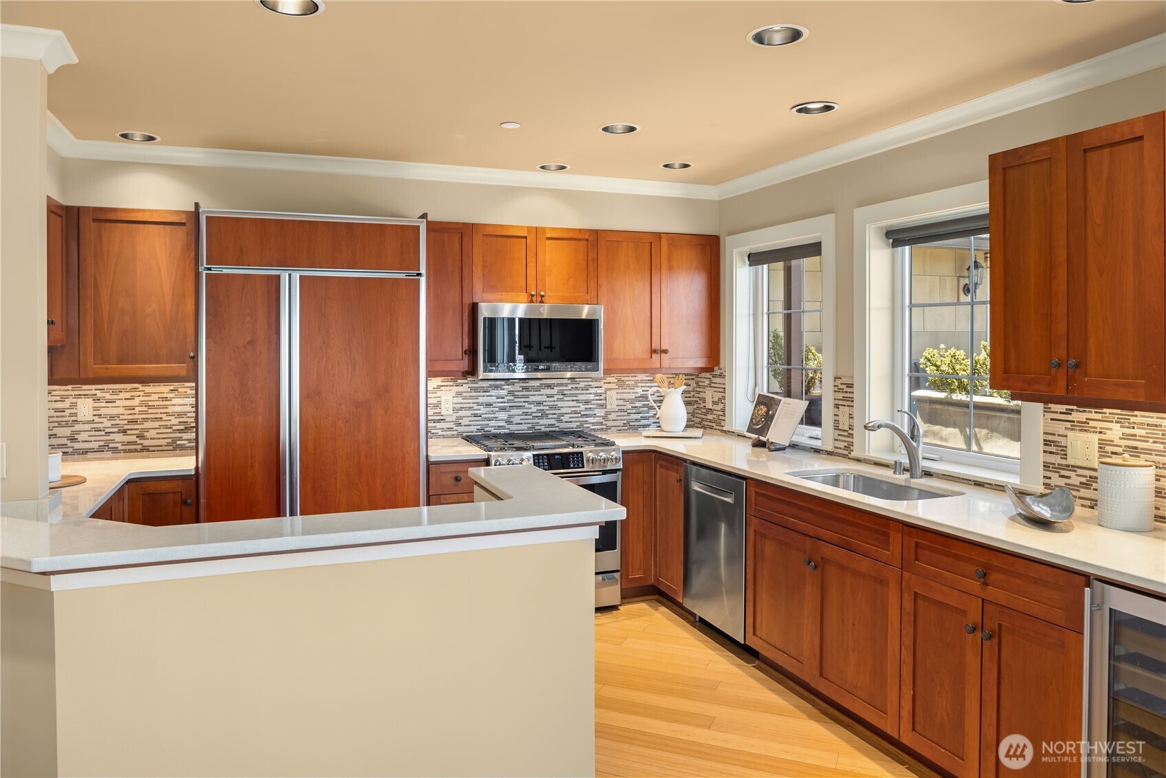 745 Bellevue Avenue E 305