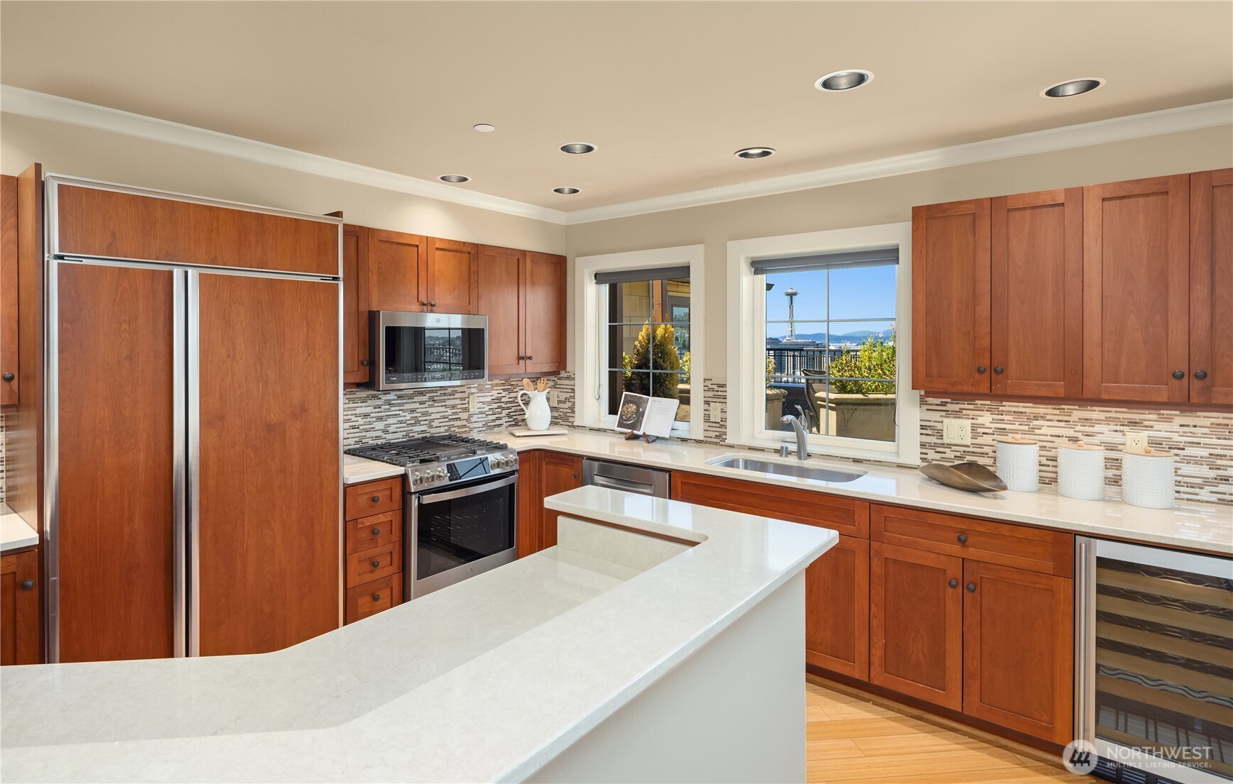 745 Bellevue Avenue E 305