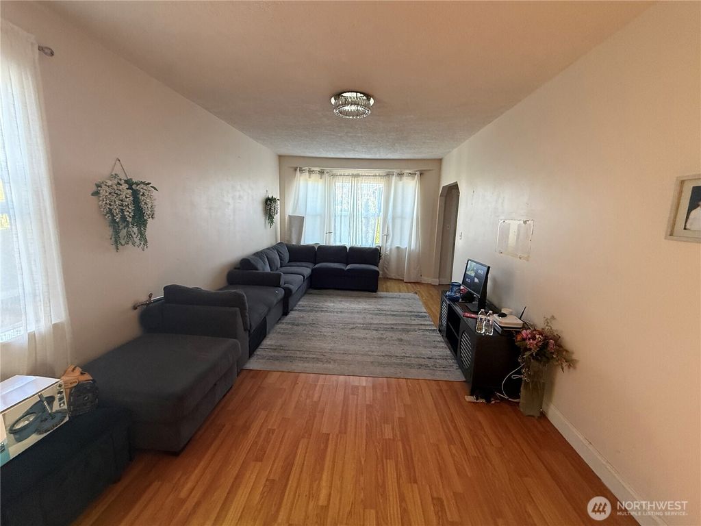 Photo of 3926 S Warsaw Street, Seattle, WA 98118 (MLS # 2539761)
