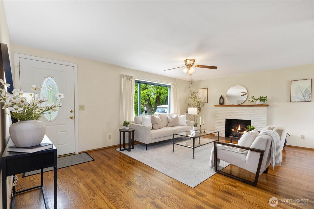 Photo of 30602 1st Place S, Federal Way, WA 98003 (MLS # 2373132)