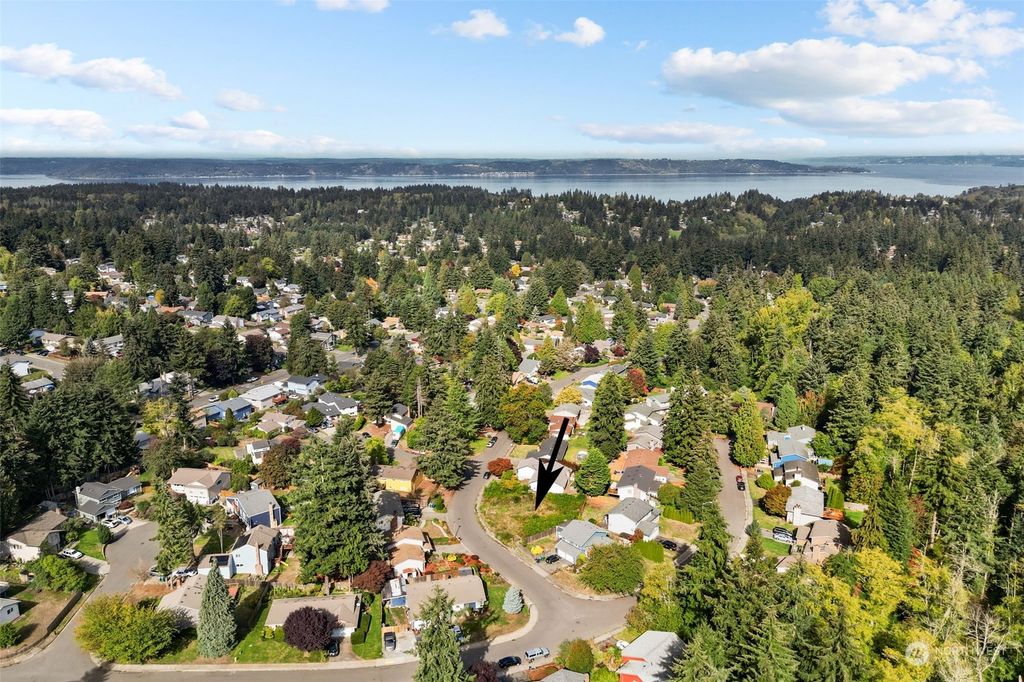 Photo of 33214 33rd Avenue SW, Federal Way, WA 98023 (MLS # 2299642)