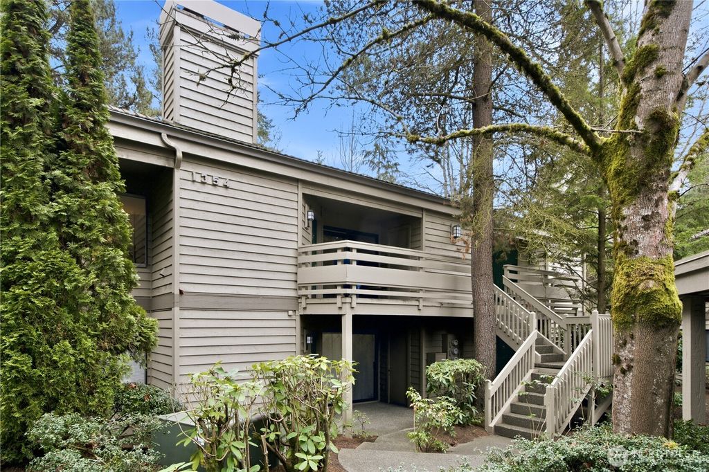 Photo of 1354 Bellevue Way NE #4, Bellevue, WA 98004 (MLS # 2498330)