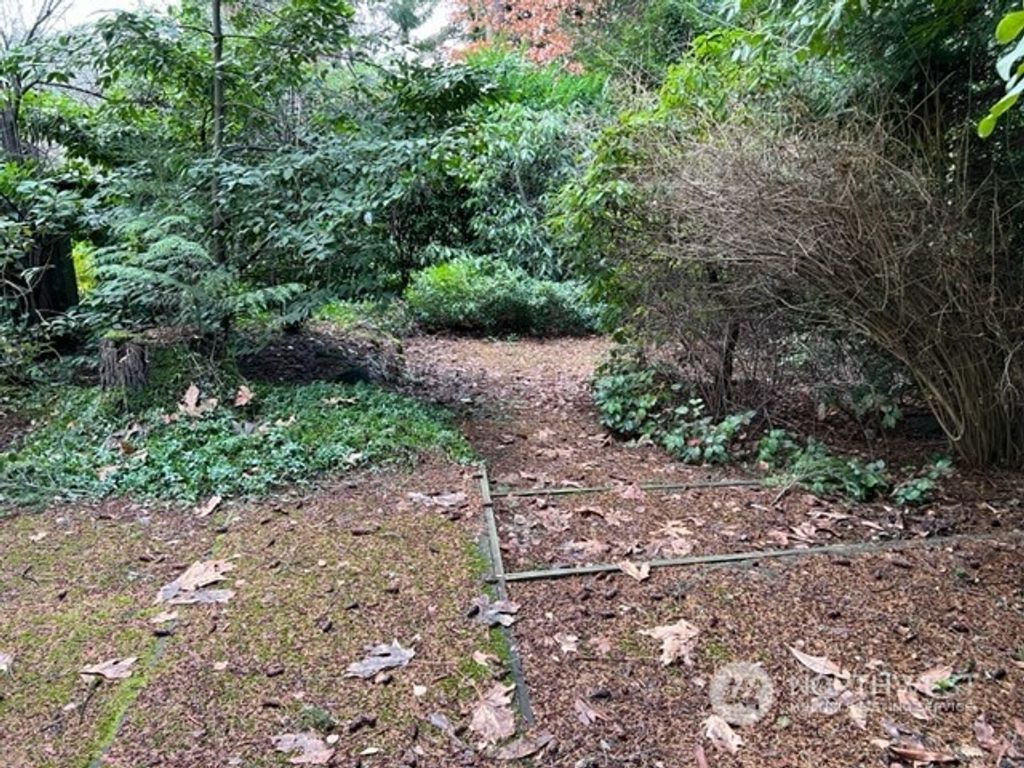 Photo of 815 130th Avenue NE, Bellevue, WA 98005 (MLS # 2024111)