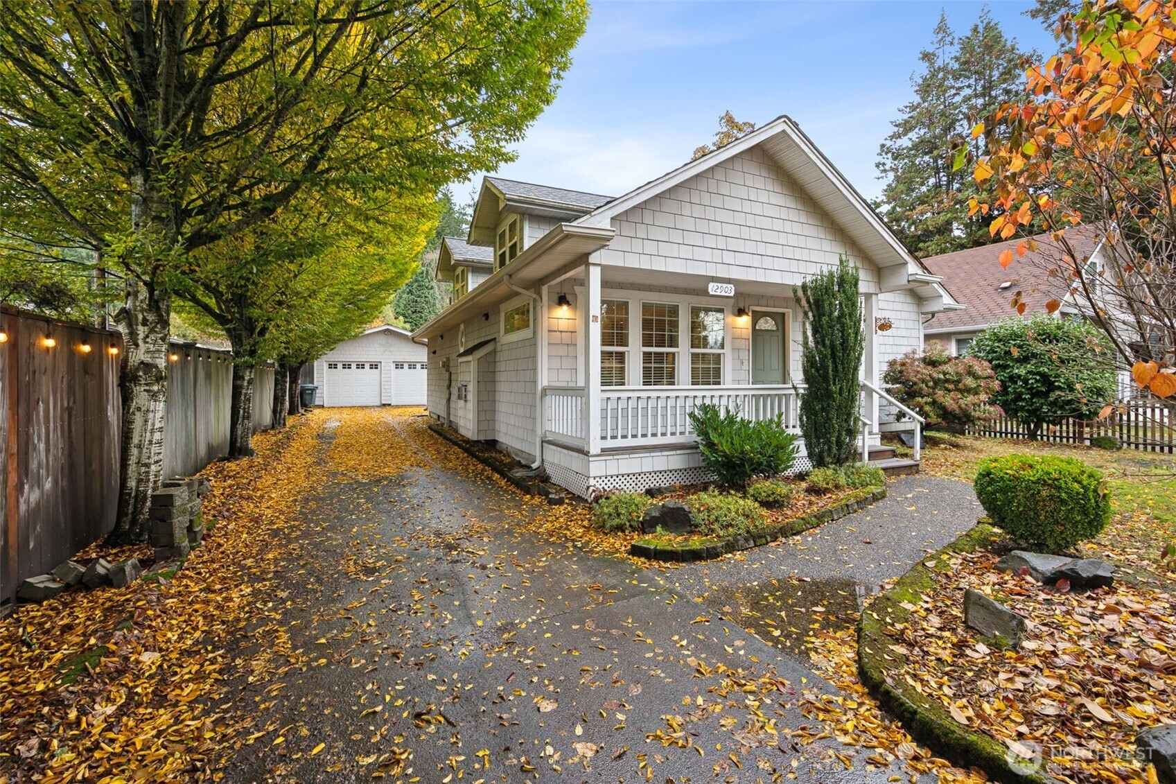 12903 Valley Avenue E