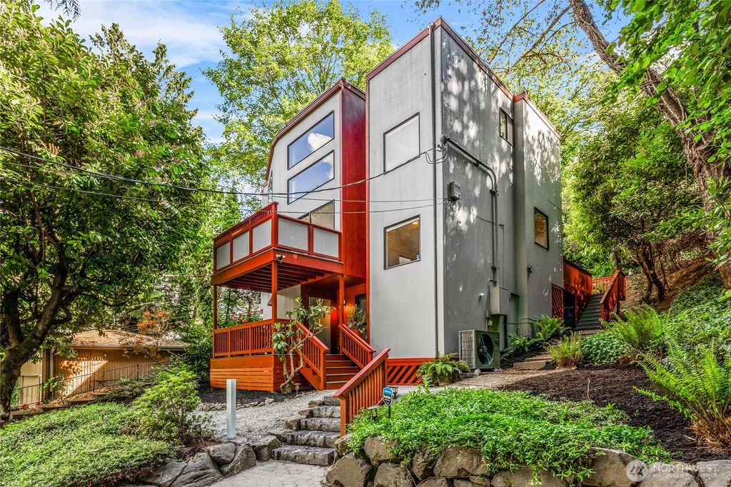 Photo of 3527 E Spruce Street, Seattle, WA 98122 (MLS # 2409283)