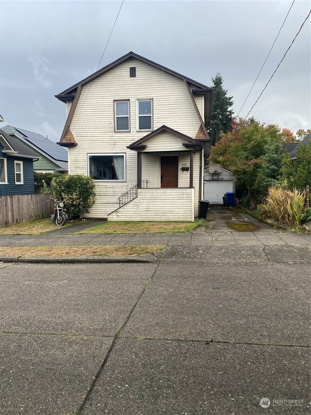 Photo of 833 NW 67th Street, Seattle, WA 98117 (MLS # 2167382)