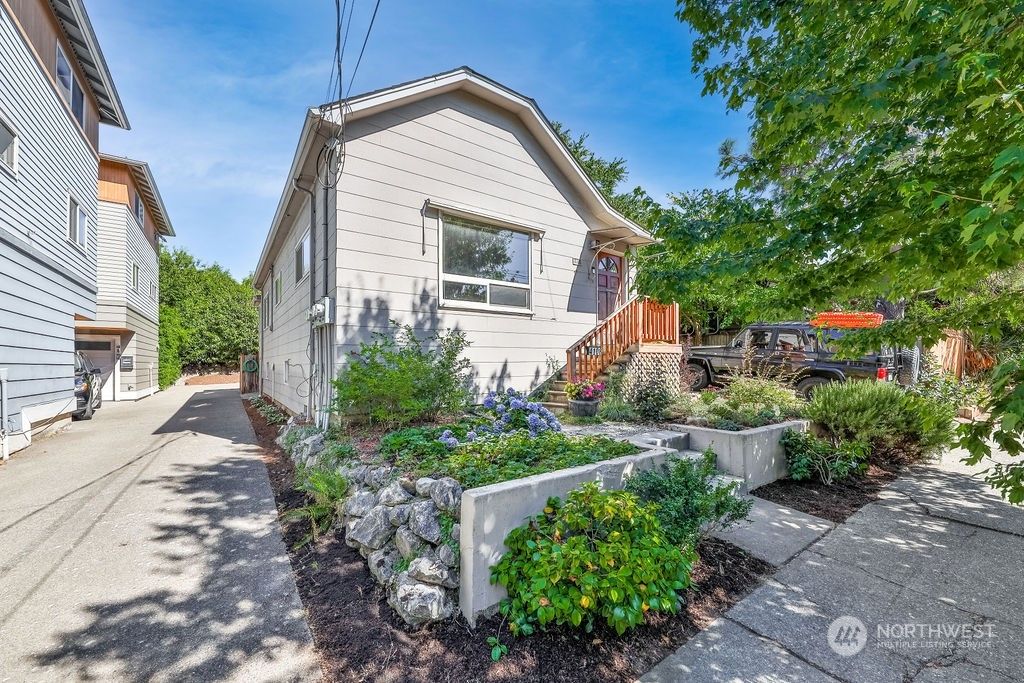 Photo of 4108 26th Avenue SW, Seattle, WA 98016 (MLS # 2273389)