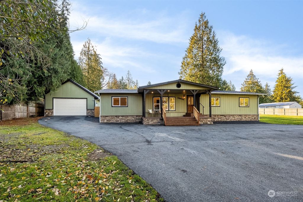 Photo of 14232 44th Street SE, Snohomish, WA 98290 (MLS # 2309523)