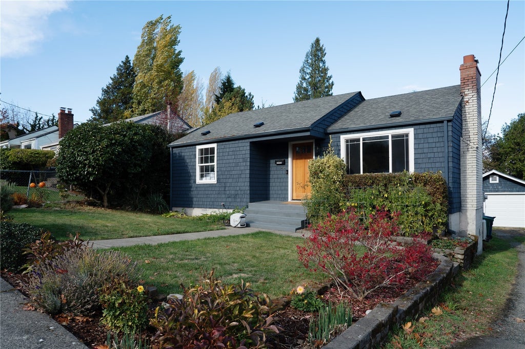 Photo of 3220 S 136th ST ST, Tukwila, WA 98168 (MLS # 2594730)