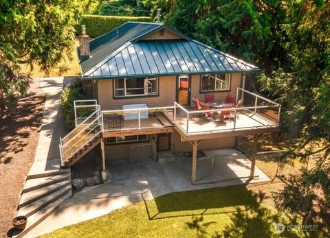 Photo of 18217 83rd Avenue NE, Kenmore, WA 98028 (MLS # 2498162)