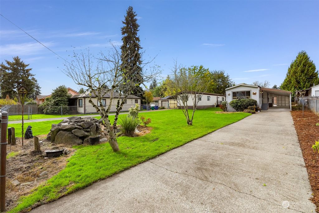 Photo of 11821 44th Avenue S, Tukwila, WA 98178 (MLS # 2174532)