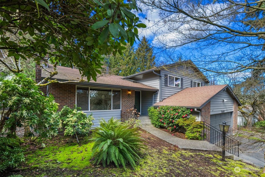 Photo of 10057 39th Avenue NE, Seattle, WA 98125 (MLS # 2207431)