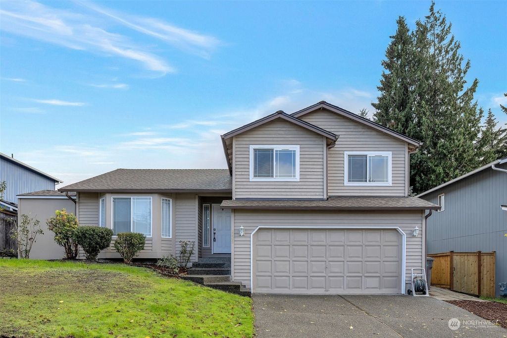 Photo of 1168 Monterey Avenue NE, Renton, WA 98056 (MLS # 2305829)