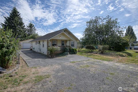 Photo of 1021 W Stockwell Street, Aberdeen, WA 98520 (MLS # 2557268)