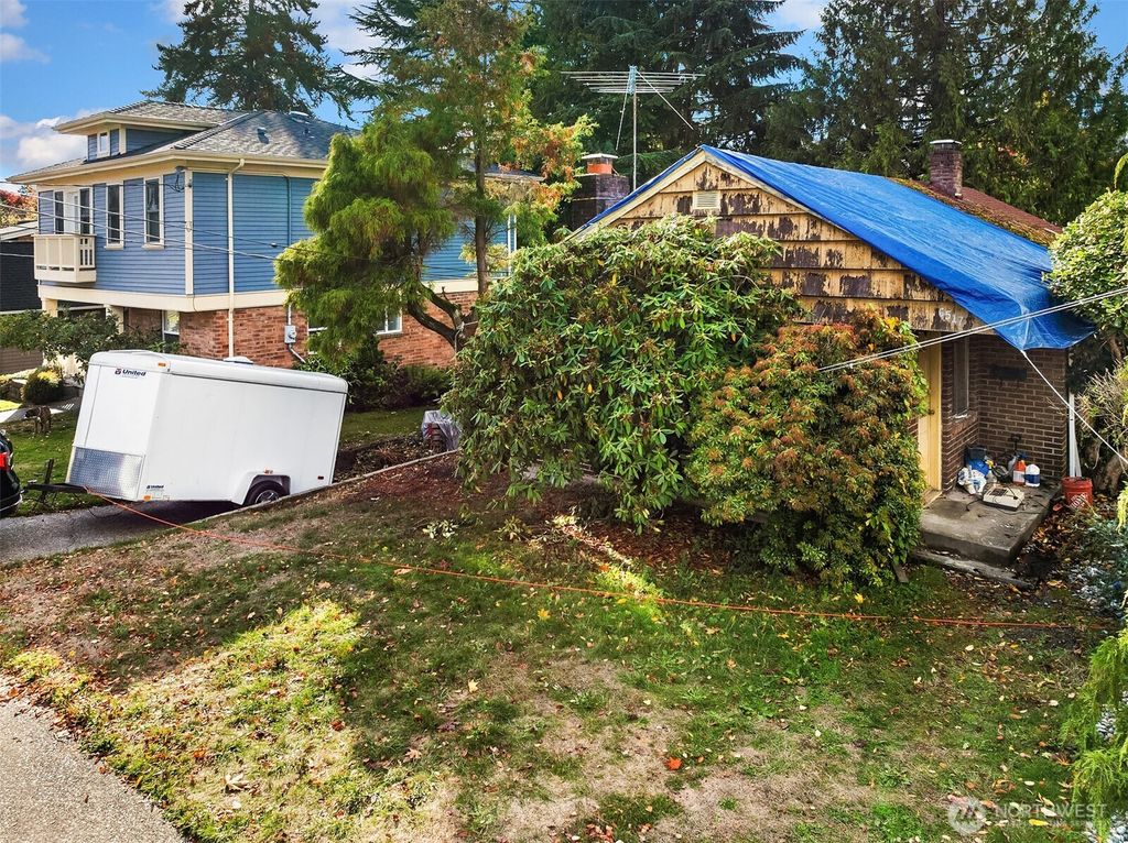 Photo of 6517 39th Avenue NE, Seattle, WA 98115 (MLS # 2448182)