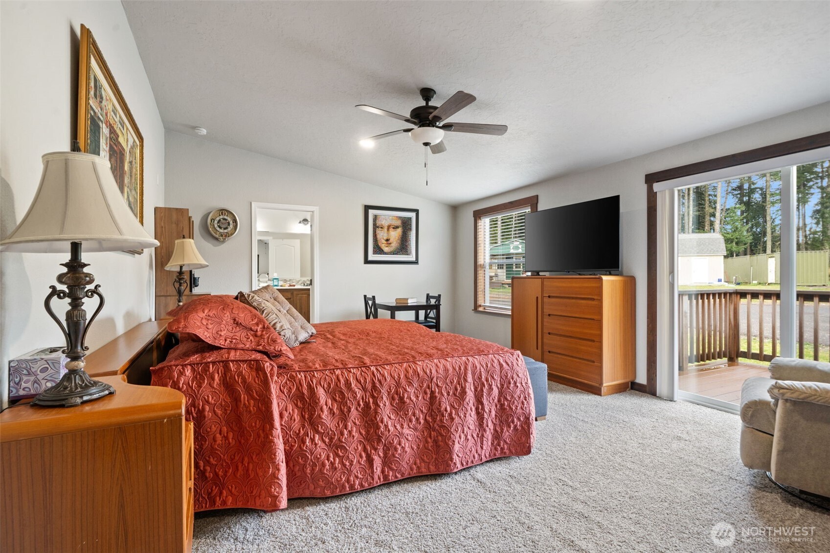 437 NW Equestrian Drive