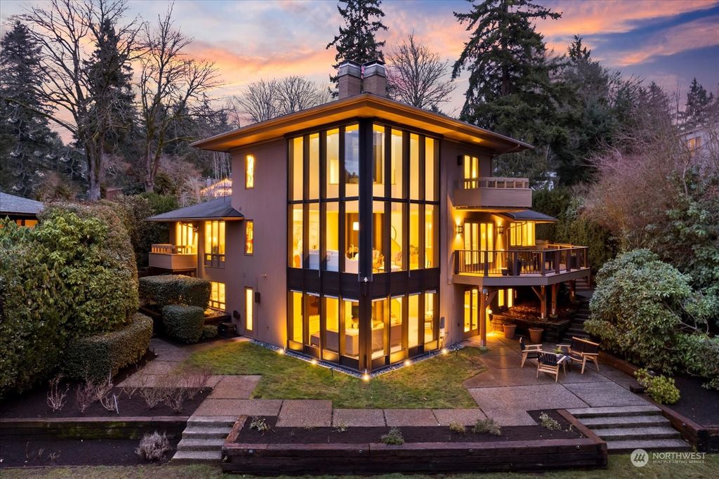 Photo of 8429 SE 46th Street, Mercer Island, WA 98040 (MLS # 2190270)