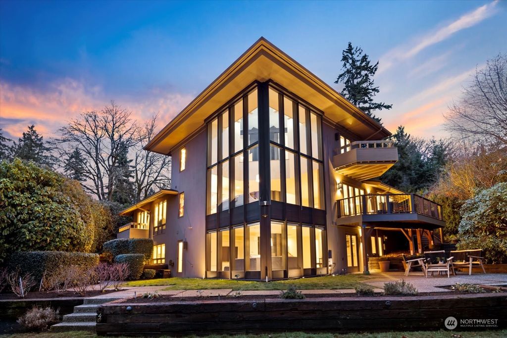 Photo of 8429 SE 46th Street, Mercer Island, WA 98040 (MLS # 2190270)