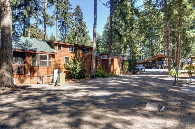 1546 Reservation Road SE 200