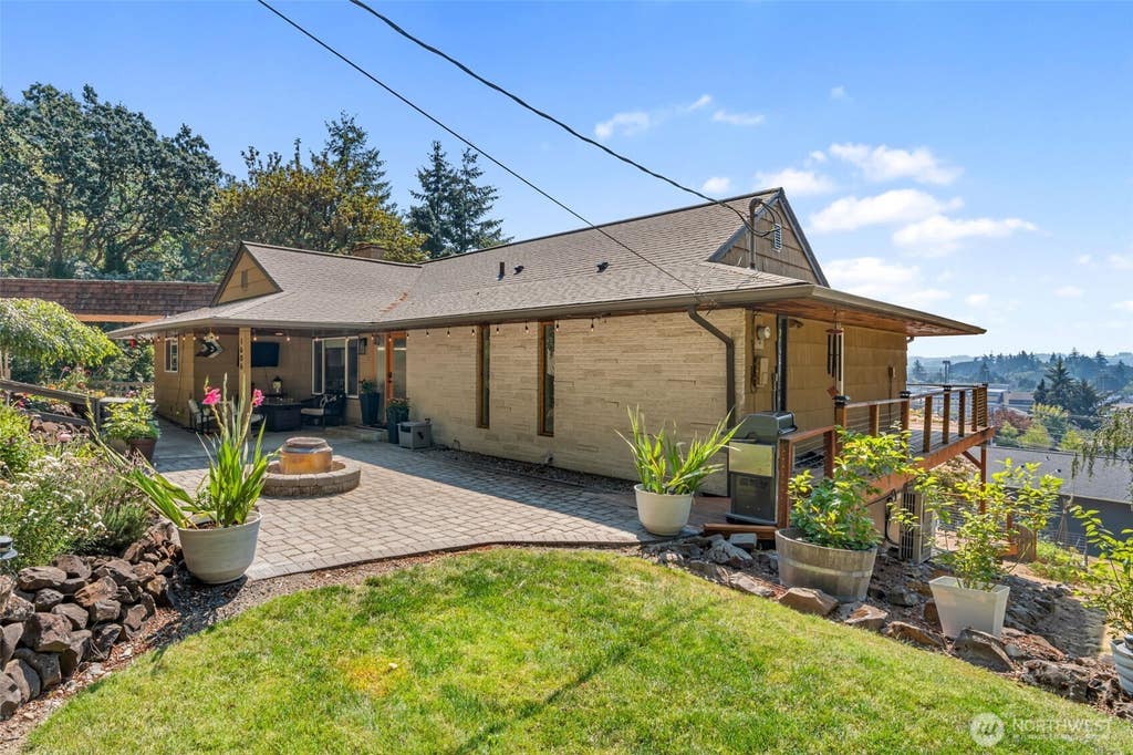 Photo of 1606 SE Aust Manor Drive, Chehalis, WA 98532 (MLS # 2567271)