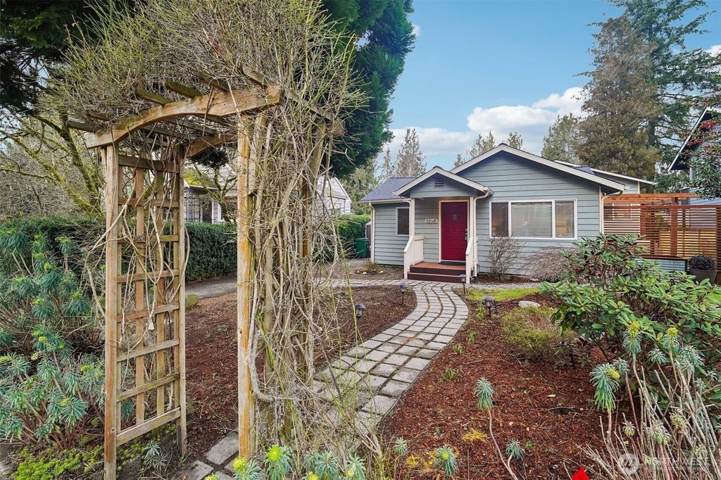 Photo of 3040 NE 91st Street, Seattle, WA 98115 (MLS # 2335634)