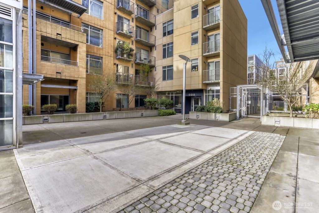 Photo of 701 Columbia Street, Vancouver, WA 98660 (MLS # 2464380)