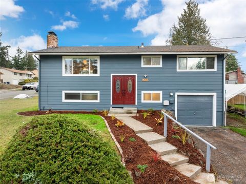Photo of 12637 SE 161st Street, Renton, WA 98058 (MLS # 2460134)