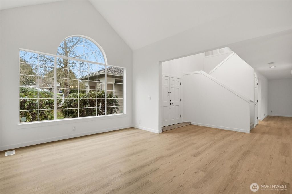 Photo of 8703 NE 144th Court, Kirkland, WA 98034 (MLS # 2448508)