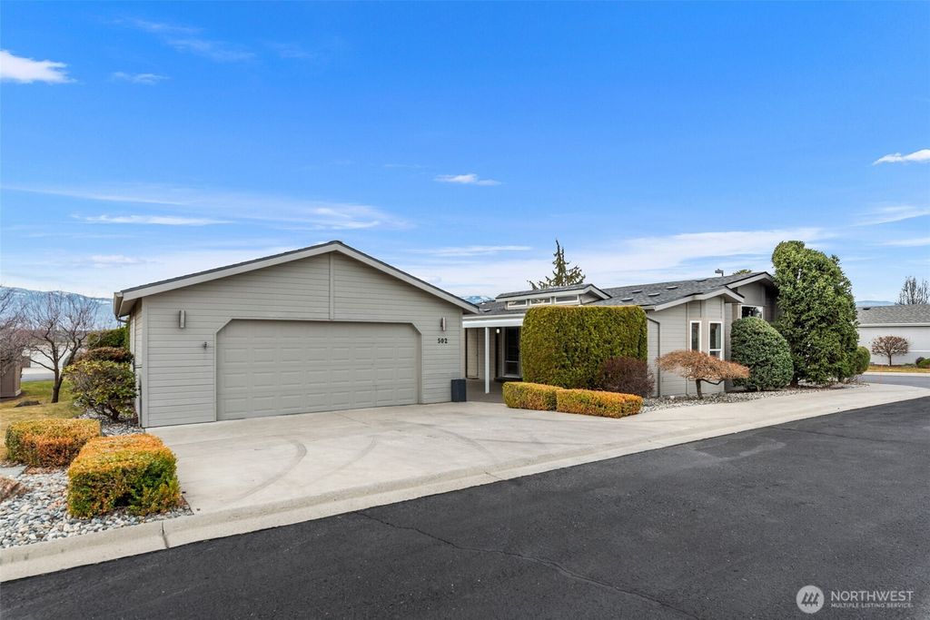 Photo of 502 Songbrook Drive, East Wenatchee, WA 98802 (MLS # 2487587)