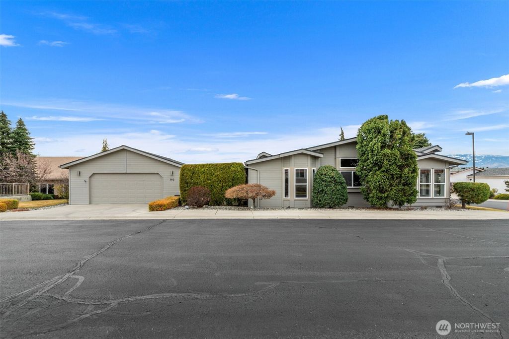 Photo of 502 Songbrook Drive, East Wenatchee, WA 98802 (MLS # 2487587)