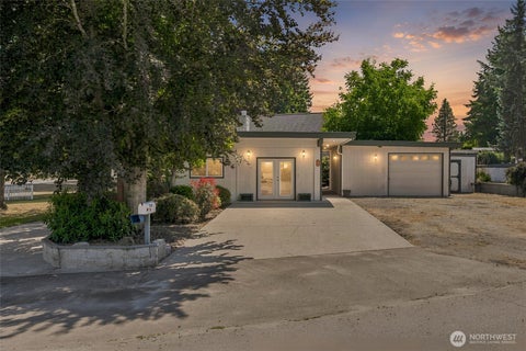 Photo of 8610 Sequoia Court SE, Yelm, WA 98597 (MLS # 2571903)