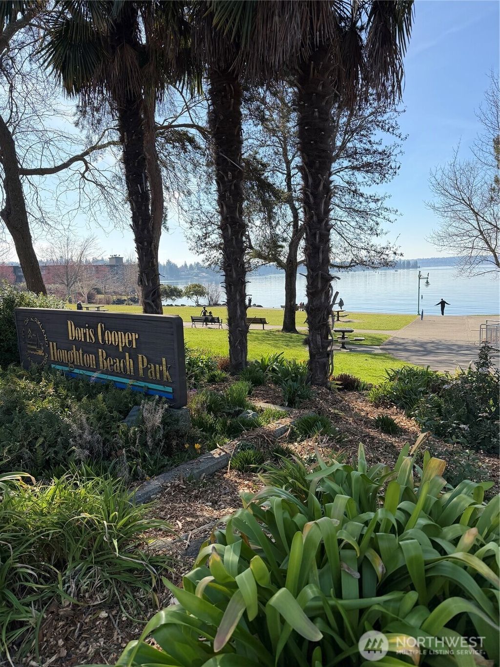 Photo of 10218 NE 65th Street, Kirkland, WA 98033 (MLS # 2487195)