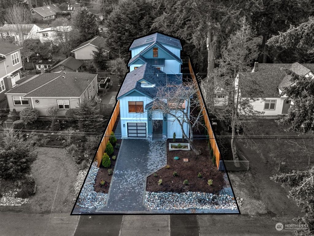 Photo of 13723 Palatine Avenue N, Seattle, WA 98133 (MLS # 2034406)