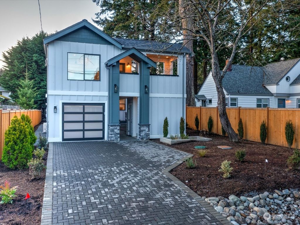 Photo of 13723 Palatine Avenue N, Seattle, WA 98133 (MLS # 2034406)