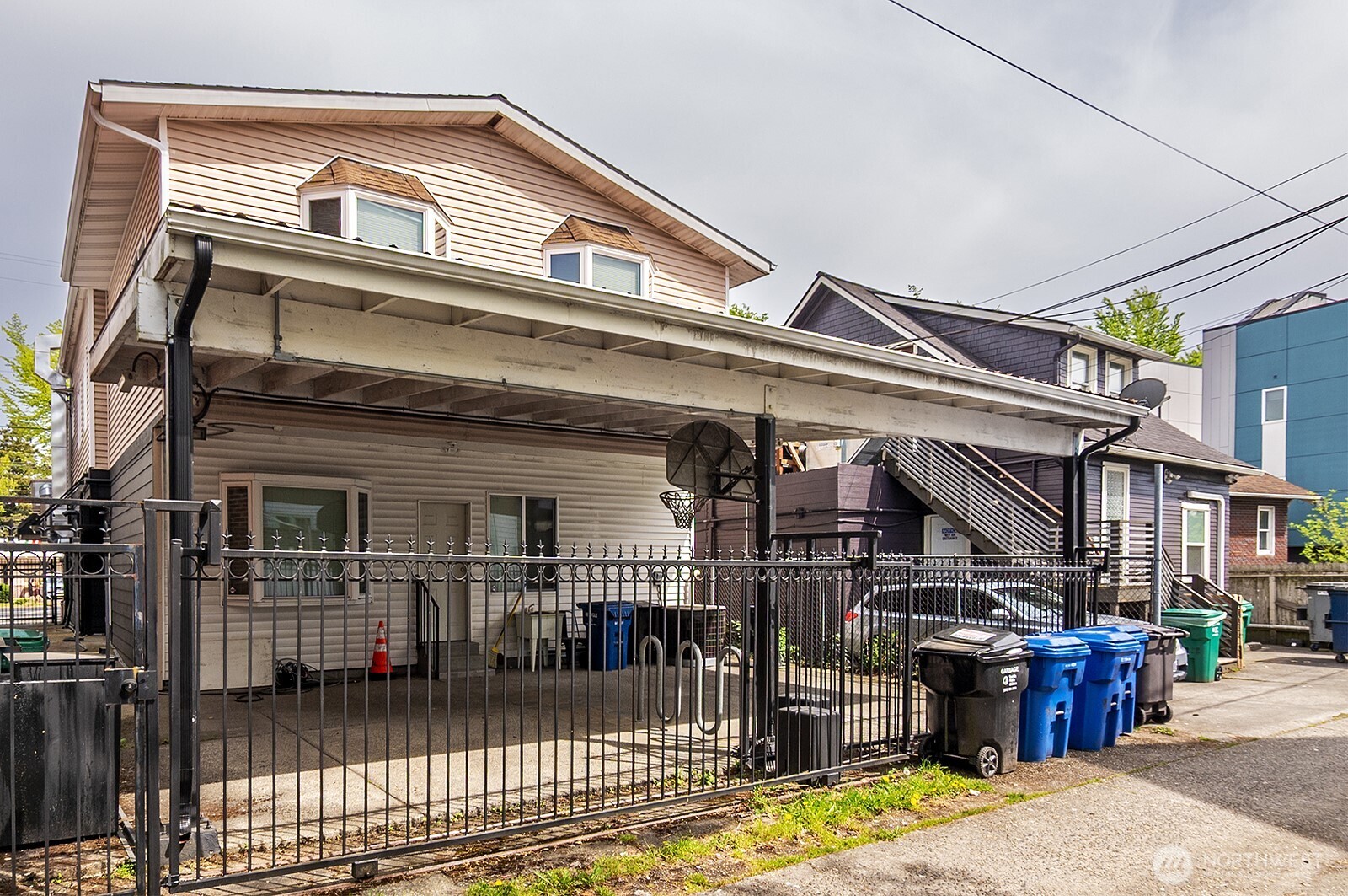 3015 Beacon Avenue S