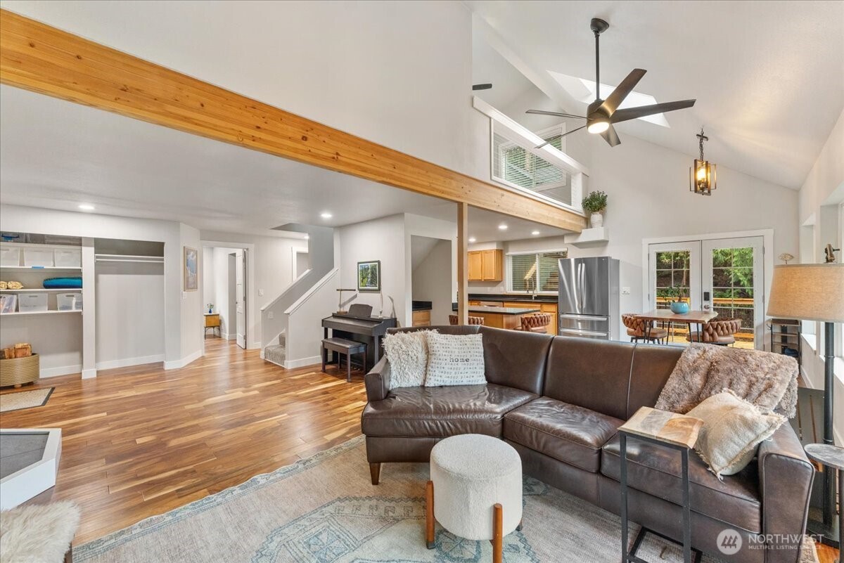 23990 Vinland Terrace NW