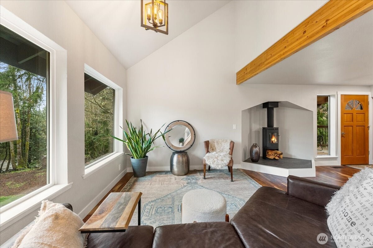 23990 Vinland Terrace NW