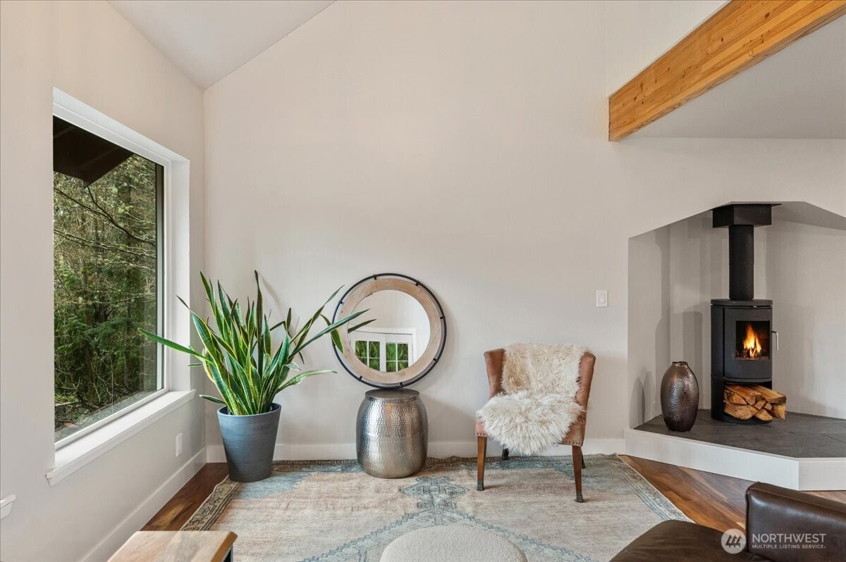 23990 Vinland Terrace NW