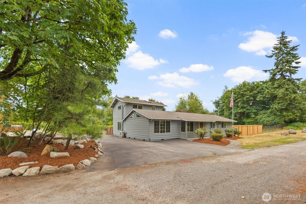 Photo of 36004 50th Avenue S, Auburn, WA 98001 (MLS # 2401822)
