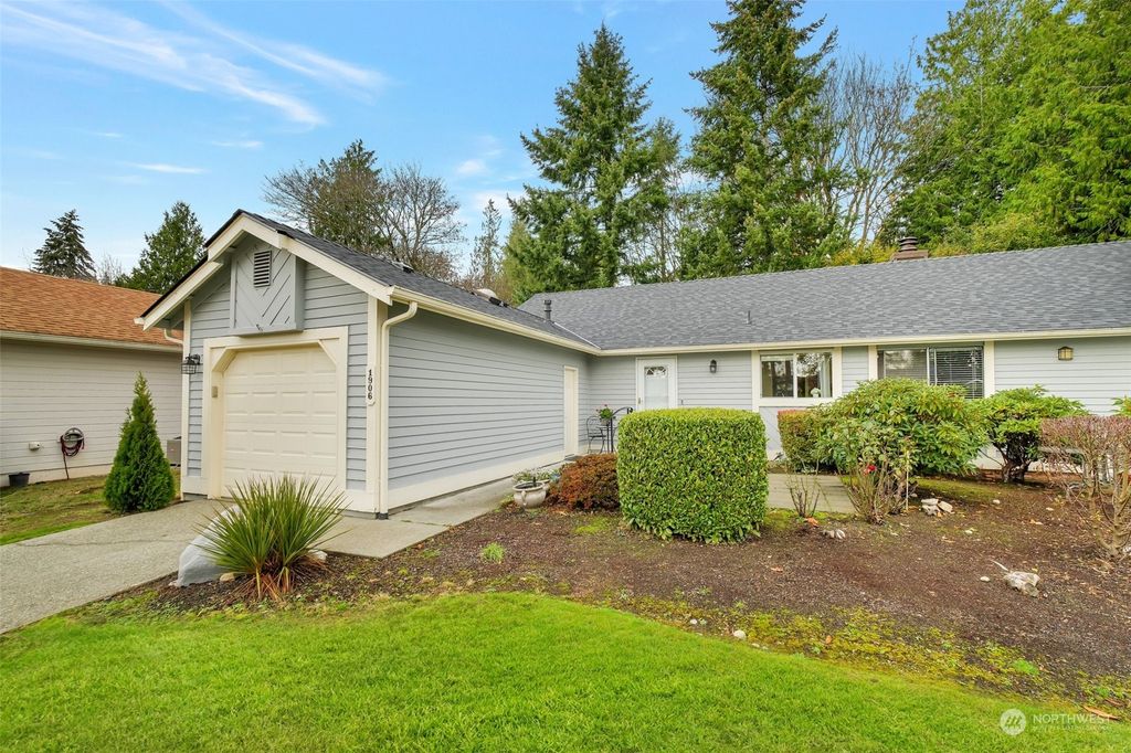 Photo of 1906 SW 307th Street, Federal Way, WA 98023 (MLS # 2310913)