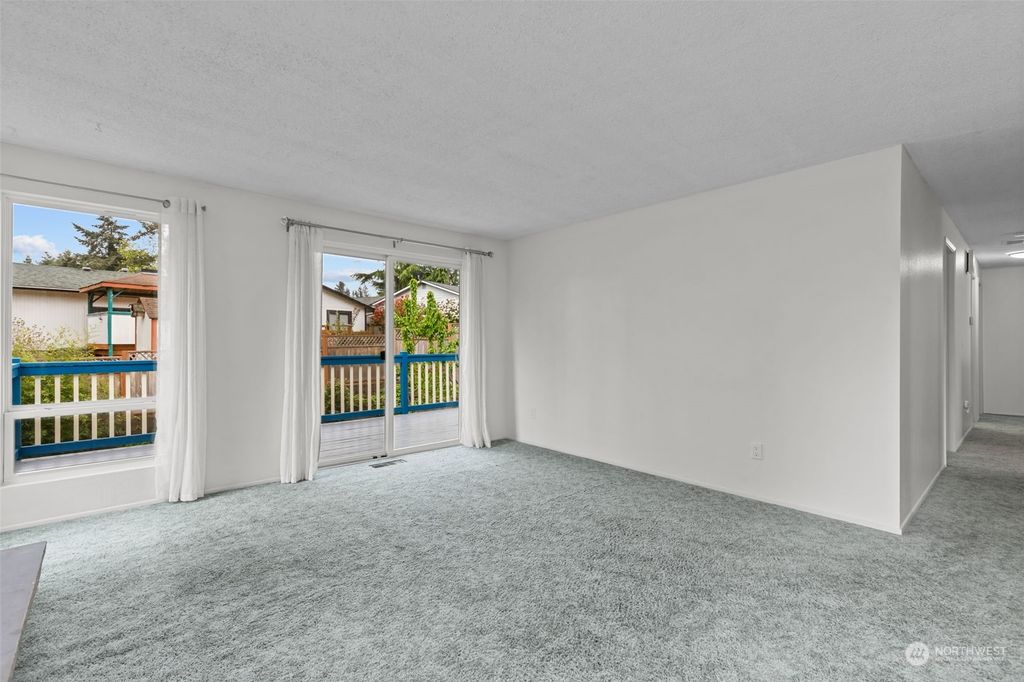 Photo of 2016 Aberdeen Place SE, Renton, WA 98055 (MLS # 2225245)