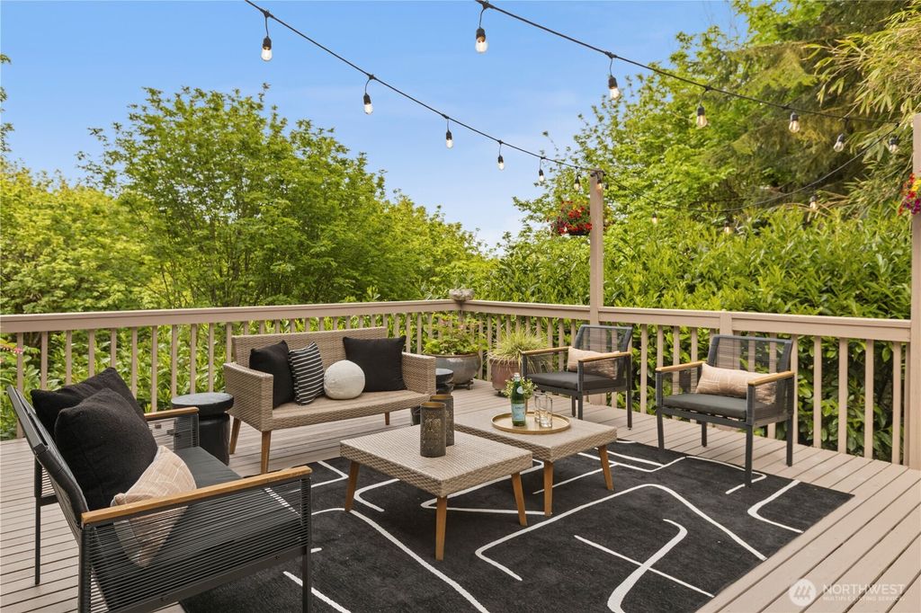 Photo of 2114 Walnut Avenue SW, Seattle, WA 98116 (MLS # 2373551)