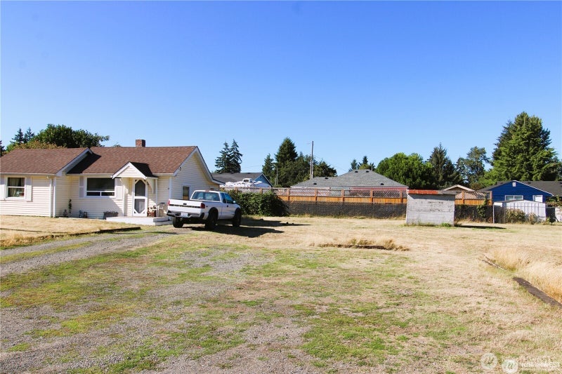 1219 E 72nd