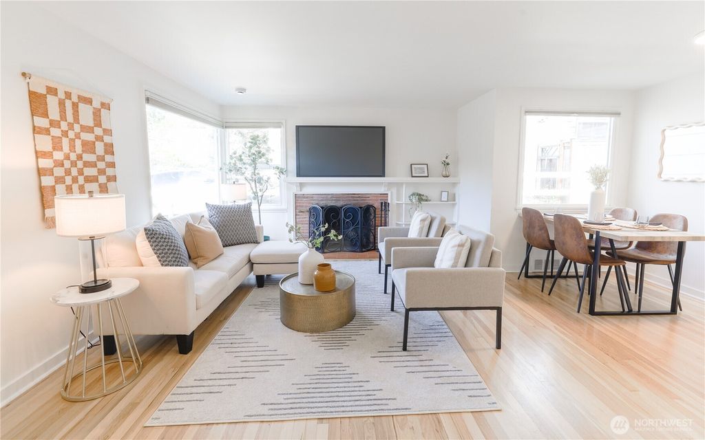 Photo of 6012 40th Avenue NE, Seattle, WA 98115 (MLS # 2474706)