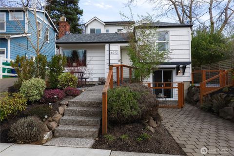 Photo of 6012 40th Avenue NE, Seattle, WA 98115 (MLS # 2474706)
