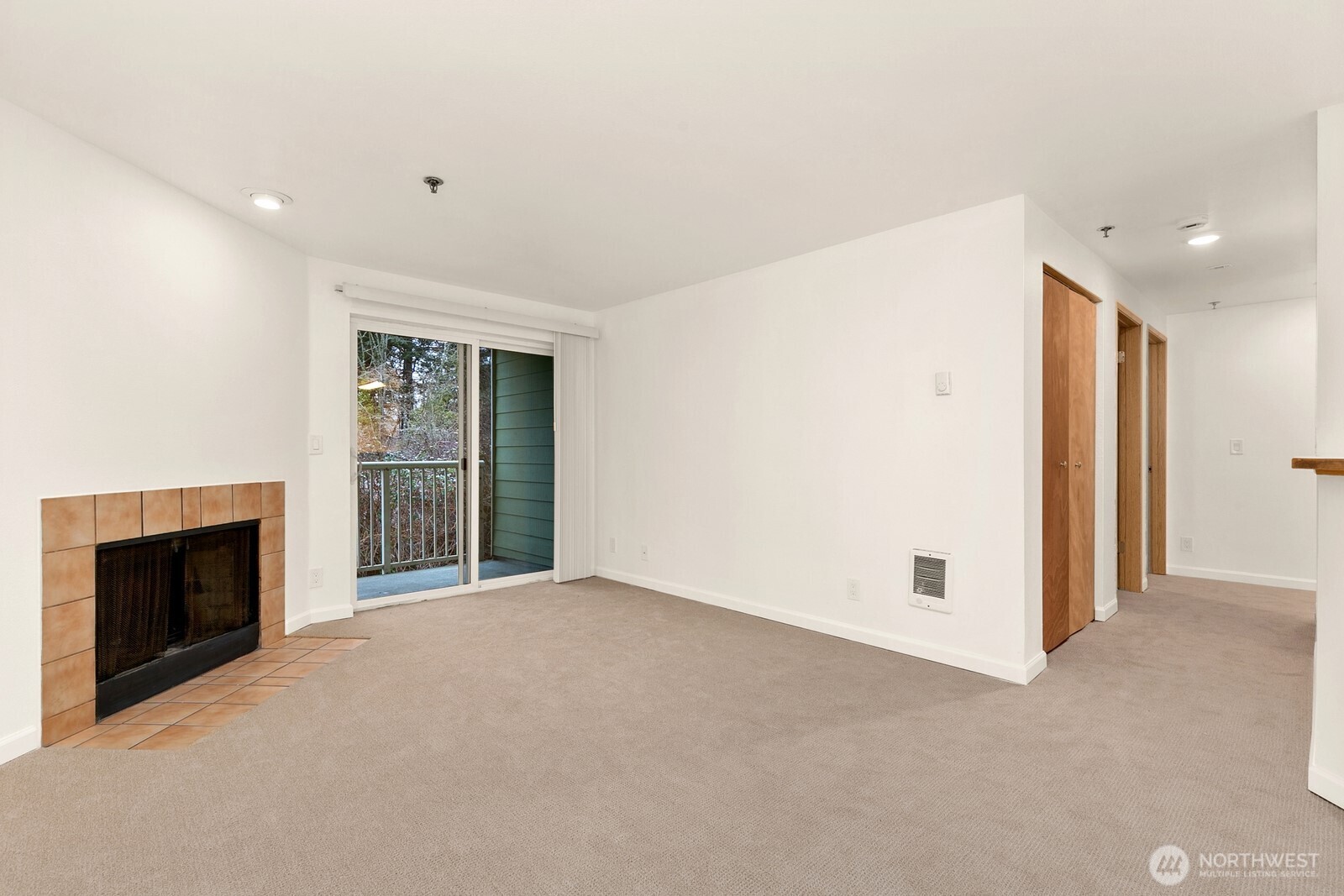 975 Aberdeen Avenue NE D203