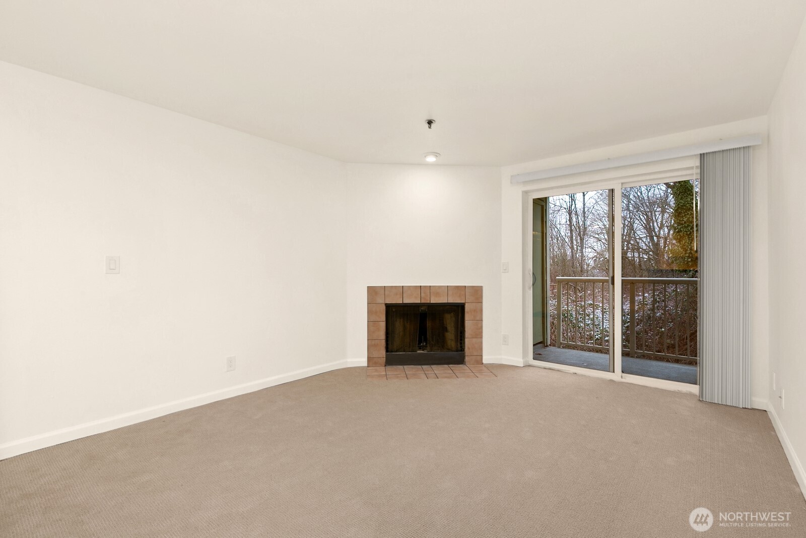 975 Aberdeen Avenue NE D203