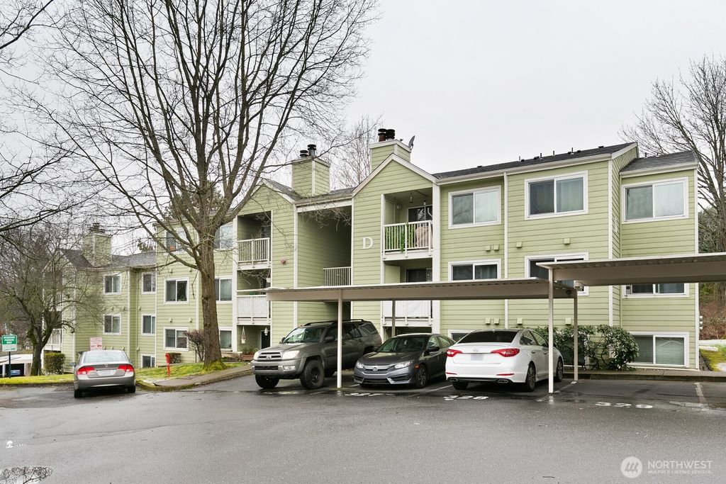 Photo of 975 Aberdeen Avenue NE #D203, Renton, WA 98056 (MLS # 2426279)