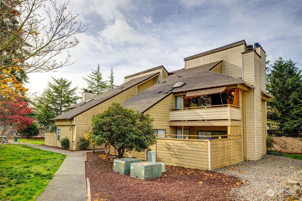 Photo of 2504 S 317th Street #103, Federal Way, WA 98003 (MLS # 2309095)